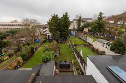 Pole Hill Road, E4
