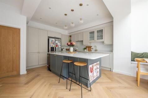 Beech Hall Road E4