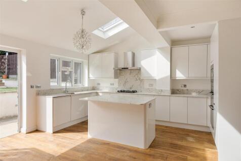 Beech Hall Crescent, E4