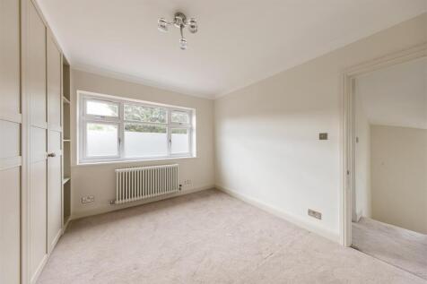 Beech Hall Crescent, E4