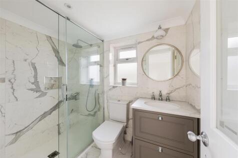 Beech Hall Crescent, E4