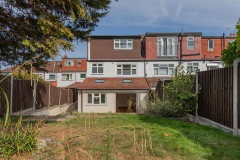 Beech Hall Crescent, E4