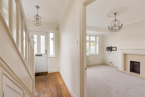 Beech Hall Crescent, E4