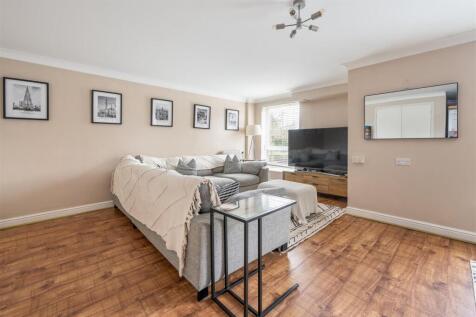 Connington Crescent E4