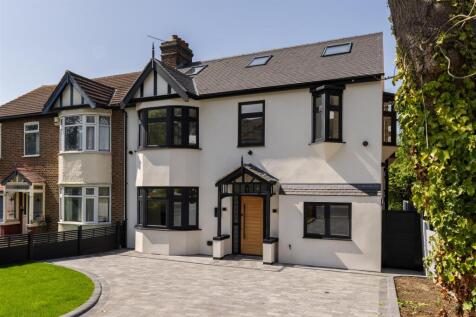The Avenue E4