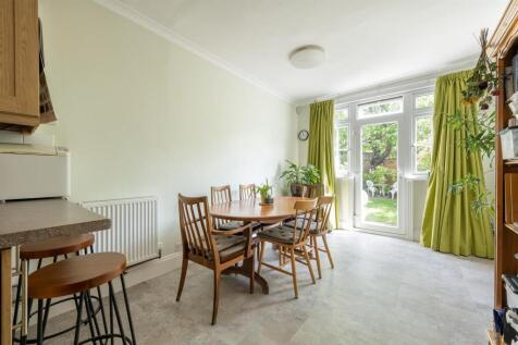 Dongola Road N17