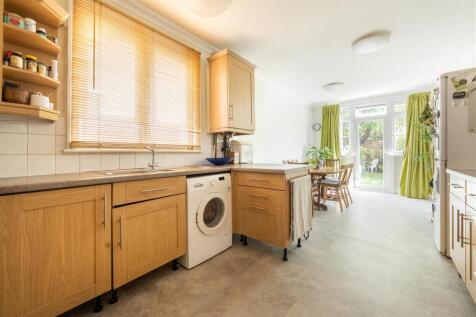 Dongola Road N17