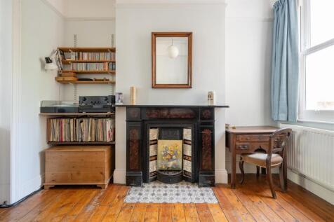Dongola Road N17
