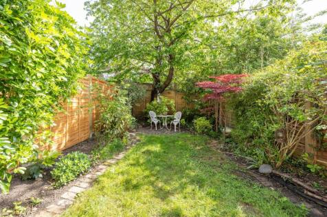 Dongola Road N17