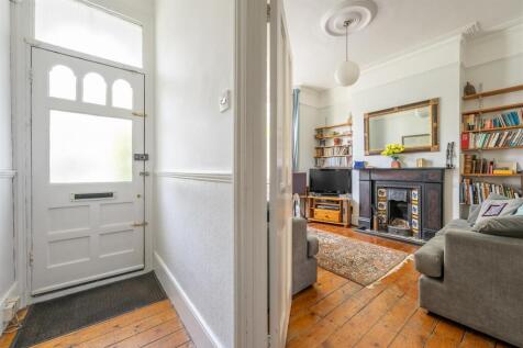 Dongola Road N17