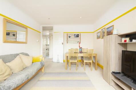 Living Room 2.jpg
