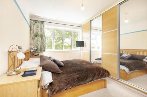 Bedroom 1.jpg