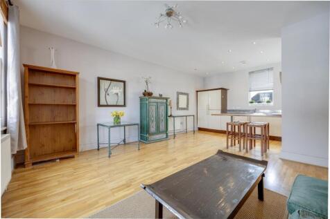 Reception Room-1.jpg
