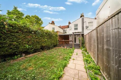 48 Pitcairn Road - UK2TCcdXXUEcYQBNnS0J.jpg