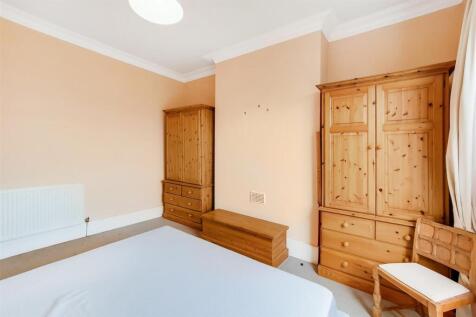 3_Main Bedroom-2.jpg