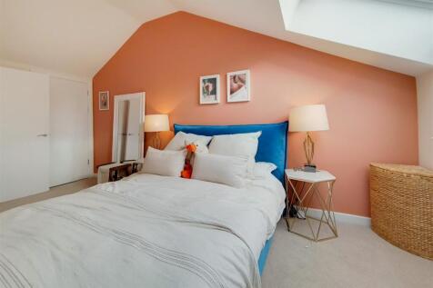 12_Main Bedroom-1.jpg