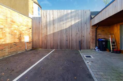 1_Parking space -0.jpg