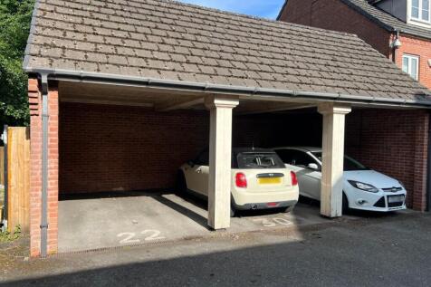 22 Hallbridge Gardens Carport.jpg