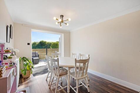 9 Kirkdale Close HDR-6.jpg