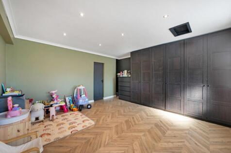 9 Kirkdale Close HDR-2.jpg