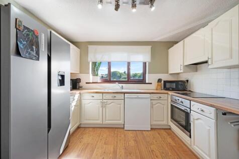 9 Kirkdale Close HDR-10.jpg