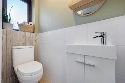 9 Kirkdale Close HDR-3.jpg