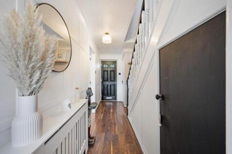9 Kirkdale Close HDR-12.jpg