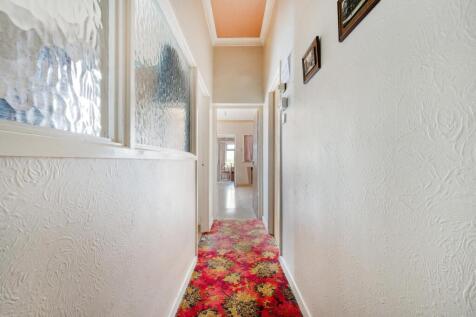52 Seymour Rd HDR-5.jpg