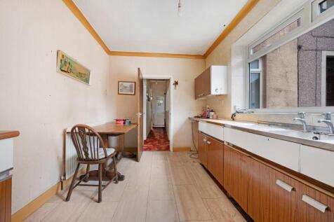 52 Seymour Rd HDR-10.jpg