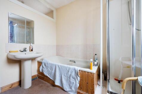 52 Seymour Rd HDR-17.jpg