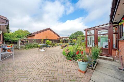 1 Chelwood Close External-1.jpg