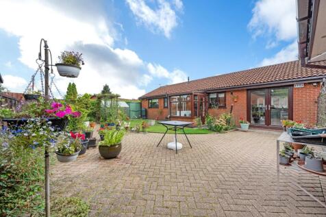 1 Chelwood Close External-2.jpg