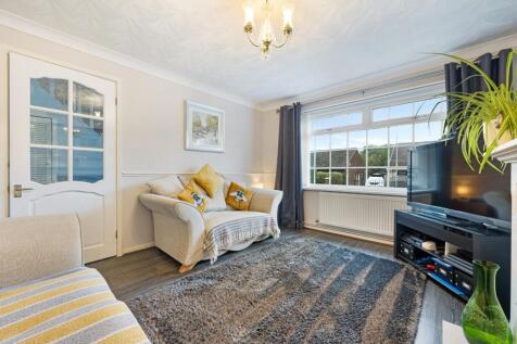 38 Broadstone Road HDR-3.jpg