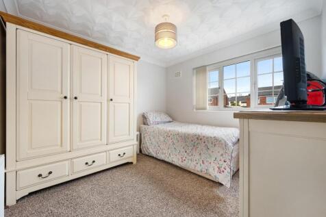 38 Broadstone Road HDR-16.jpg