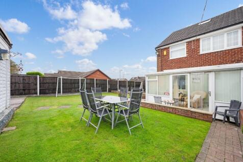 38 Broadstone Road External-1.jpg