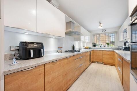 174 Whittingham Drive HDR-3.jpg