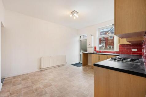 12 Atlas Road HDR-7.jpg