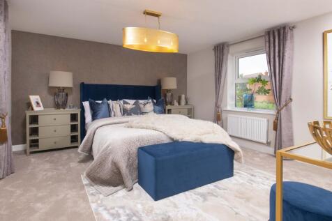 king sized main bedroom