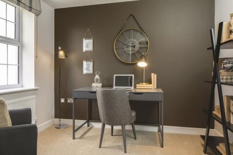 4 bedroom Holden Study room