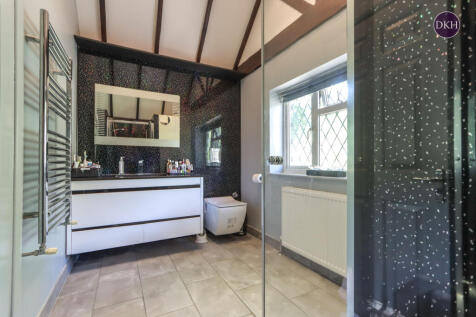 Bedroom 1 En-Suite