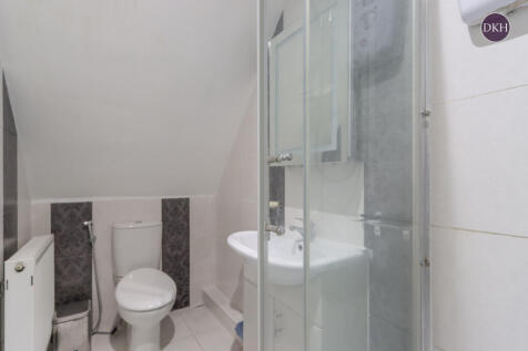 Bedroom 2 En-Suite