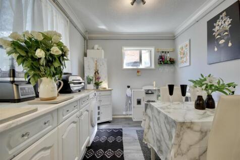 KITCHEN  / DINER