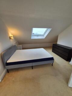 Bed 1.jpg