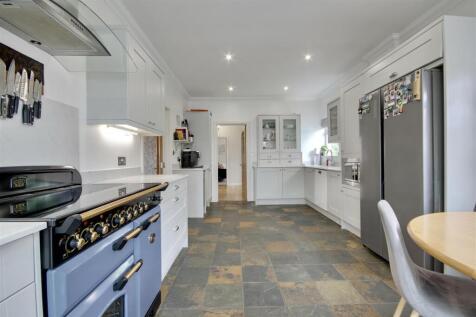 KITCHEN / BREAKFAST ROOM