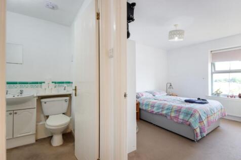 Bedroom &amp; Bathroom