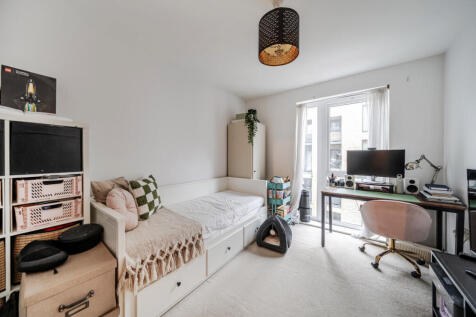 1393636-2-6943e90...