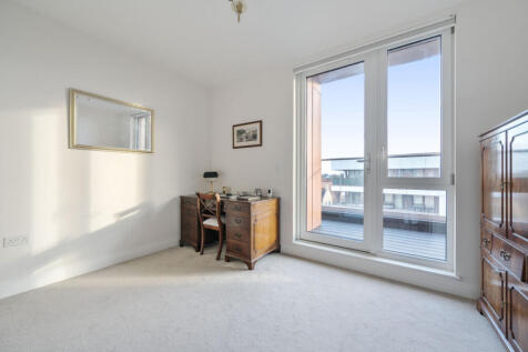 1387723-9-69405a7...