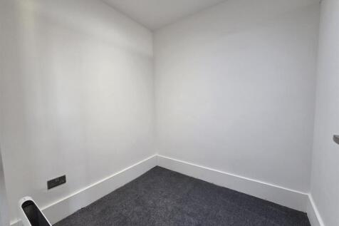 WhatsApp Image 2025-11-28 at 15.48.21 (2).jpeg