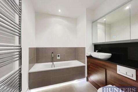 BATHROON