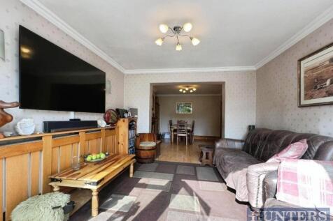 LIVING/DINING